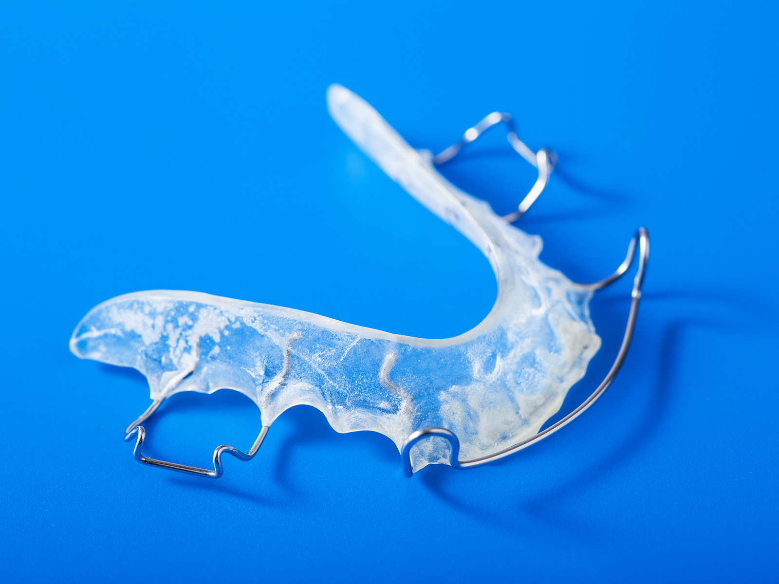 5 Easy Tips To Keep Your Retainer Clean