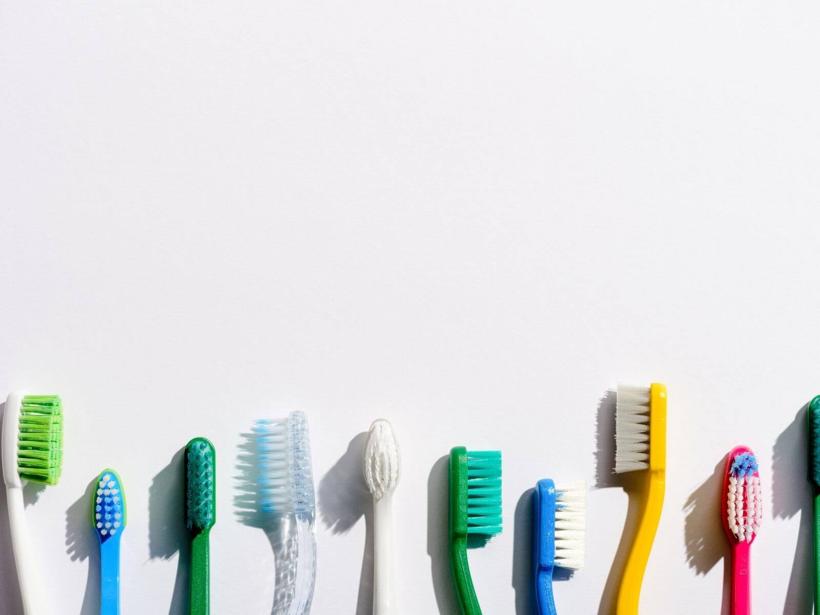 How to Choose the Right Toothbrush and Toothpaste for Your Teeth